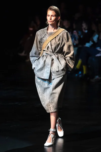 Look 8